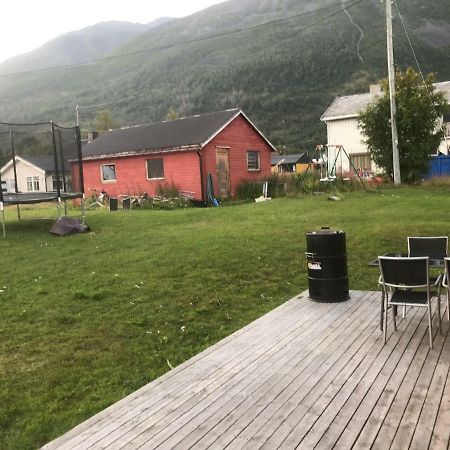Anton Antonsensveg 18 Northern Aurora Budget Appartement Olderdalen Buitenkant foto
